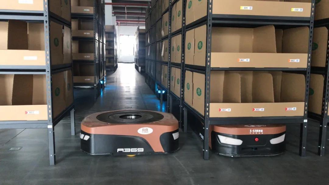 叉車式AGV在制藥行業(yè)的應用