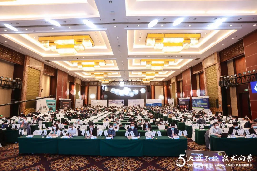 全球首個(gè)箱式倉(cāng)儲(chǔ)機(jī)器人標(biāo)準(zhǔn)正式發(fā)布